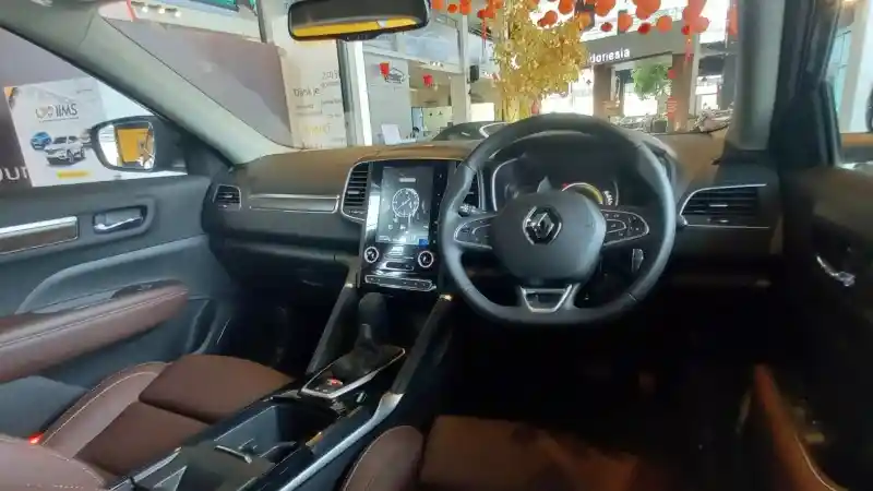 Foto - Renault Koleos Facelift Resmi Meluncur