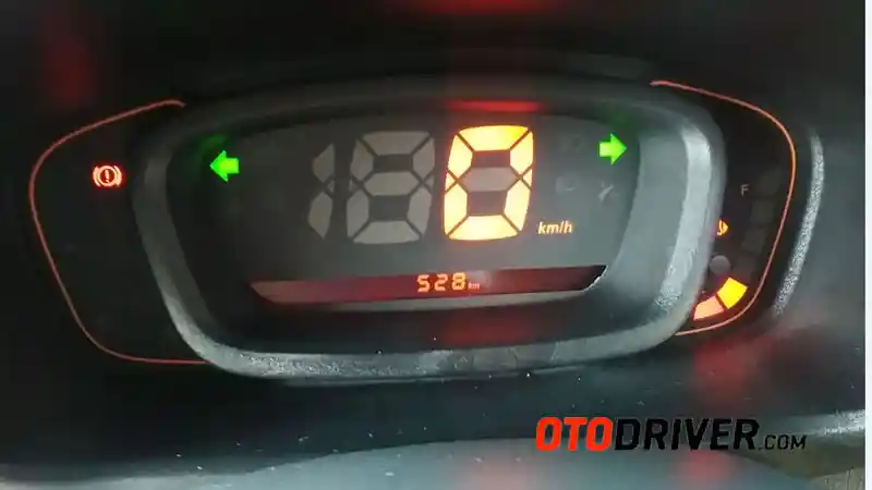 Foto - FIRST DRIVE: Renault Kwid M/T 2017