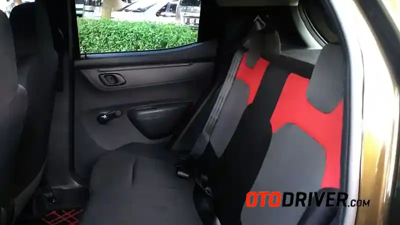 Foto - FIRST DRIVE: Renault Kwid M/T 2017