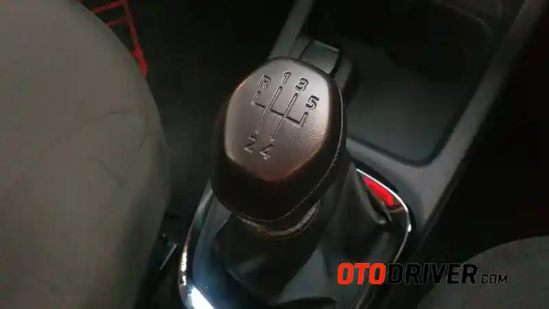 Foto - FIRST DRIVE: Renault Kwid M/T 2017