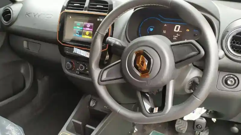 Foto - SPY SHOT: Varian Baru Mobil Murah Renault Indonesia