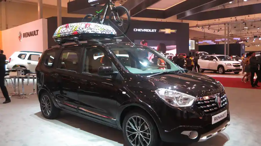 Berita - GIIAS 2015 : Renault Lodgy, Penantang Baru Innova