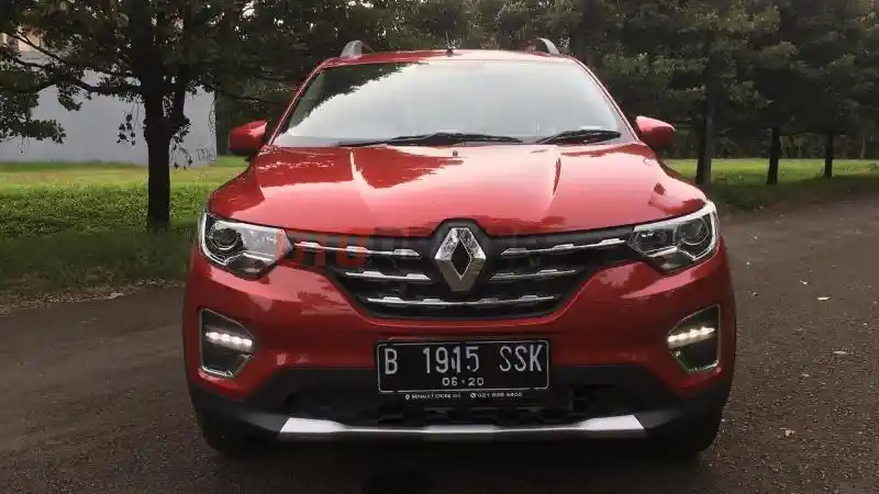 Foto - First Drive: Renault Triber RXZ M/T