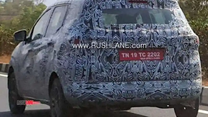 Foto - Small MPV Renault Menjalani Pengetesan Final?