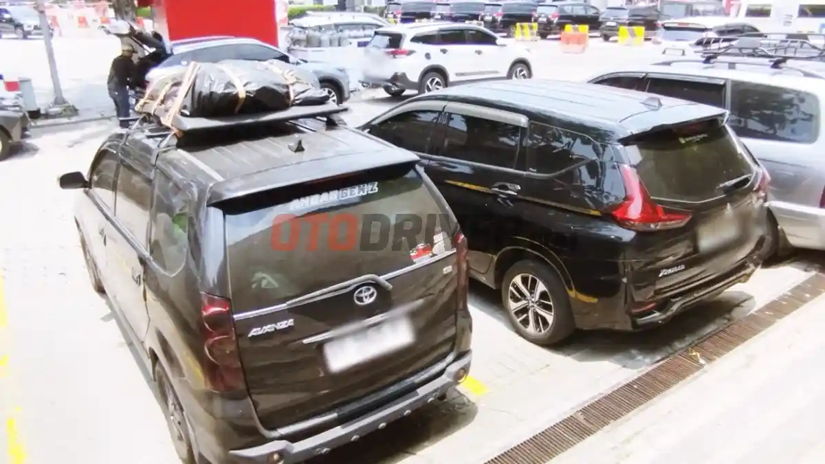 Foto - Sudah 2,9 Juta Kendaraan Pemudik Masuk Wilayah Jakarta