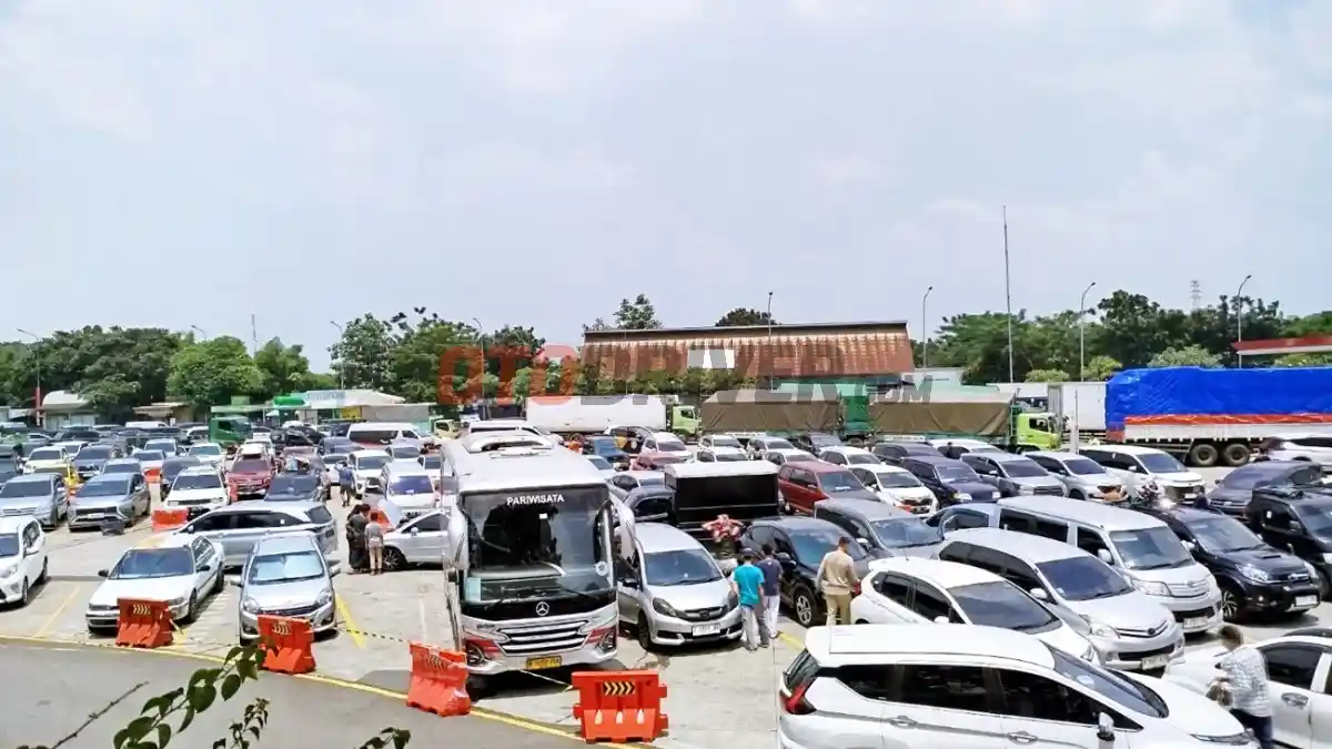 Foto - Lebaran Di Jakarta Mungkin Tetap Macet Karena 4 Jutaan Warga Tidak Mudik