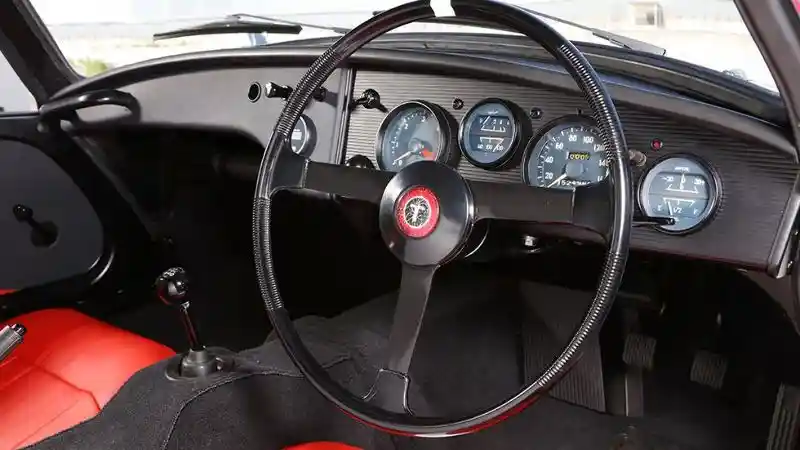 Foto - VIDEO: Restorasi Toyota Sport 800 Oleh Gazoo Racing