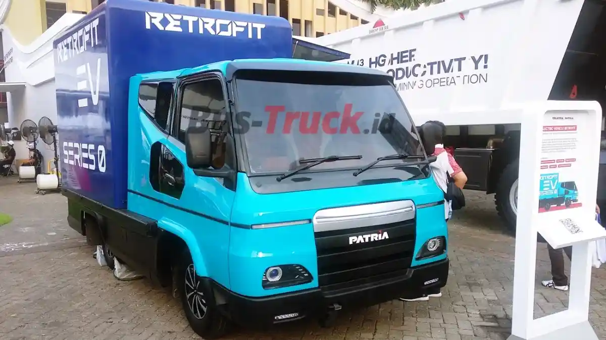 Foto - Pemerintah Terus Mendorong Bus Dan Truk Beralih Ke EV