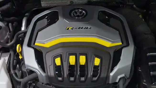 Foto - Rayakan 40 Tahun, VW Siap Hadirkan Golf Bertenaga 400 DK!