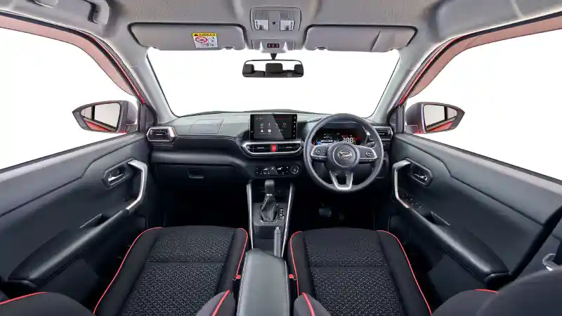 Foto - Daihatsu Rocky, Si Mungil Kaya Fitur 