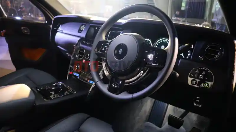 Foto - 5 Fakta Menarik Dari SUV Super-Mahal Rolls Royce Cullinan