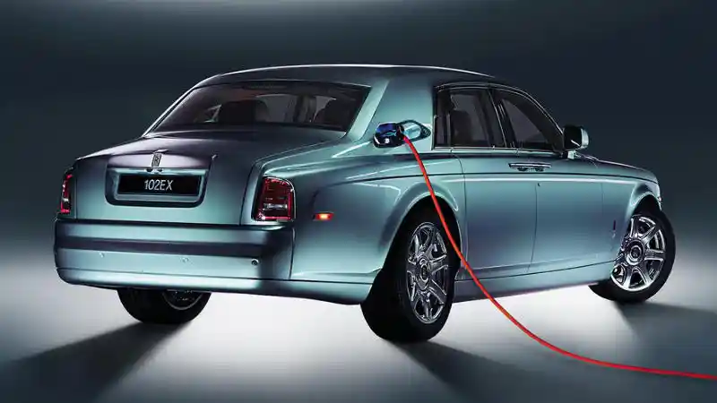Foto - Perkenalkan Inilah Rolls-Royce Silent Shadow, Calon Mobil Listrik Kasta Tertinggi