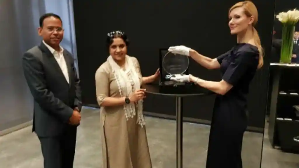 Foto - Rolls Royce Cullinan Pertama di India Merupakan Kado Ulang Tahun Pernikahan