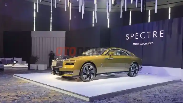Berita - Rolls-Royce Spectre, EV Ultra Mewah Debut Di Indonesia