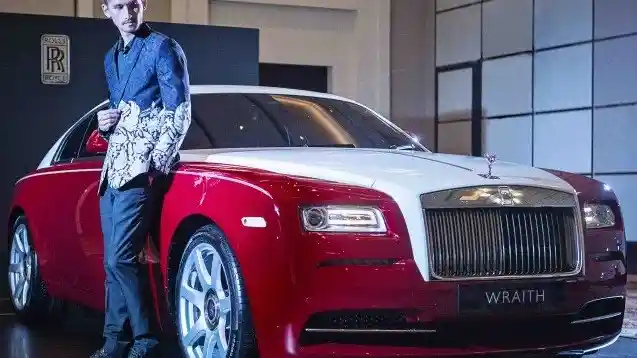 Berita - Rolls-Royce Indonesia Persembahkan Wraith Edisi Sumpah Pemuda