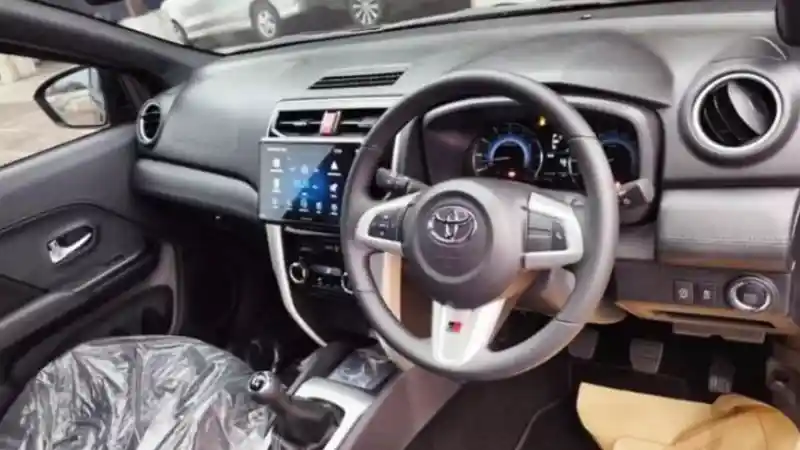 Foto - SPY SHOT: Toyota Rush Versi Penyegaran 2024