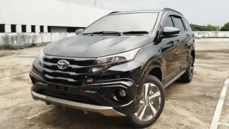 Berita - SPY SHOT: Toyota Rush Versi Penyegaran 2024