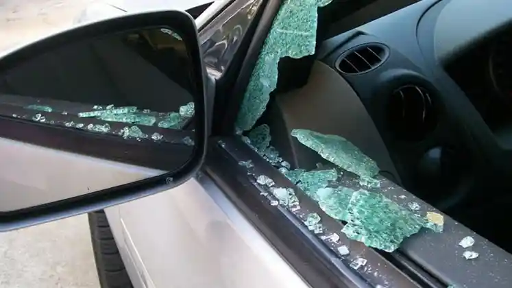 Foto - Kaca Mobil Bukan Kaca Sembarangan, Ini Jenis yang Dipakai