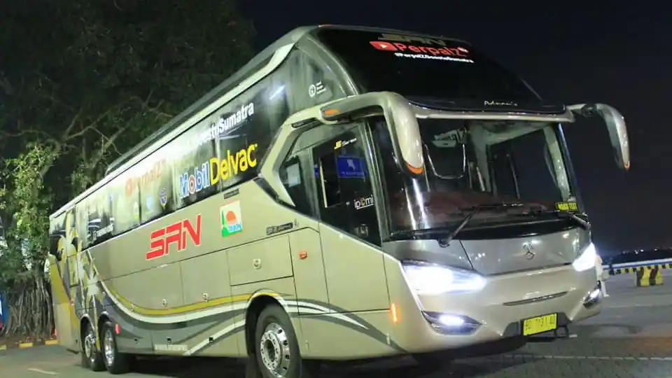 Bus - Bus Tronton SAN Sambangi 25 PO Di Sumatra, Ada Yang Dari Zaman Belanda