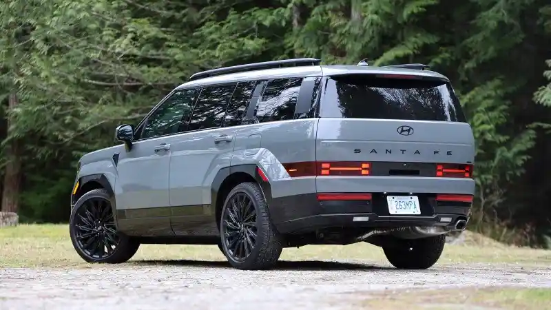 Foto - Meluncur Besok, Ini Komparasi Dimensi All New Hyundai Santa Fe Versus SUV Hybrid Sekelasnya