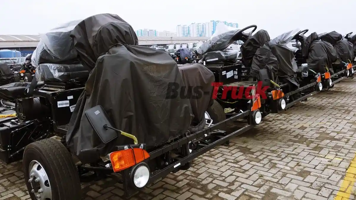 Foto - MTrans Rilis 26 Unit Baru Mercedes-Benz