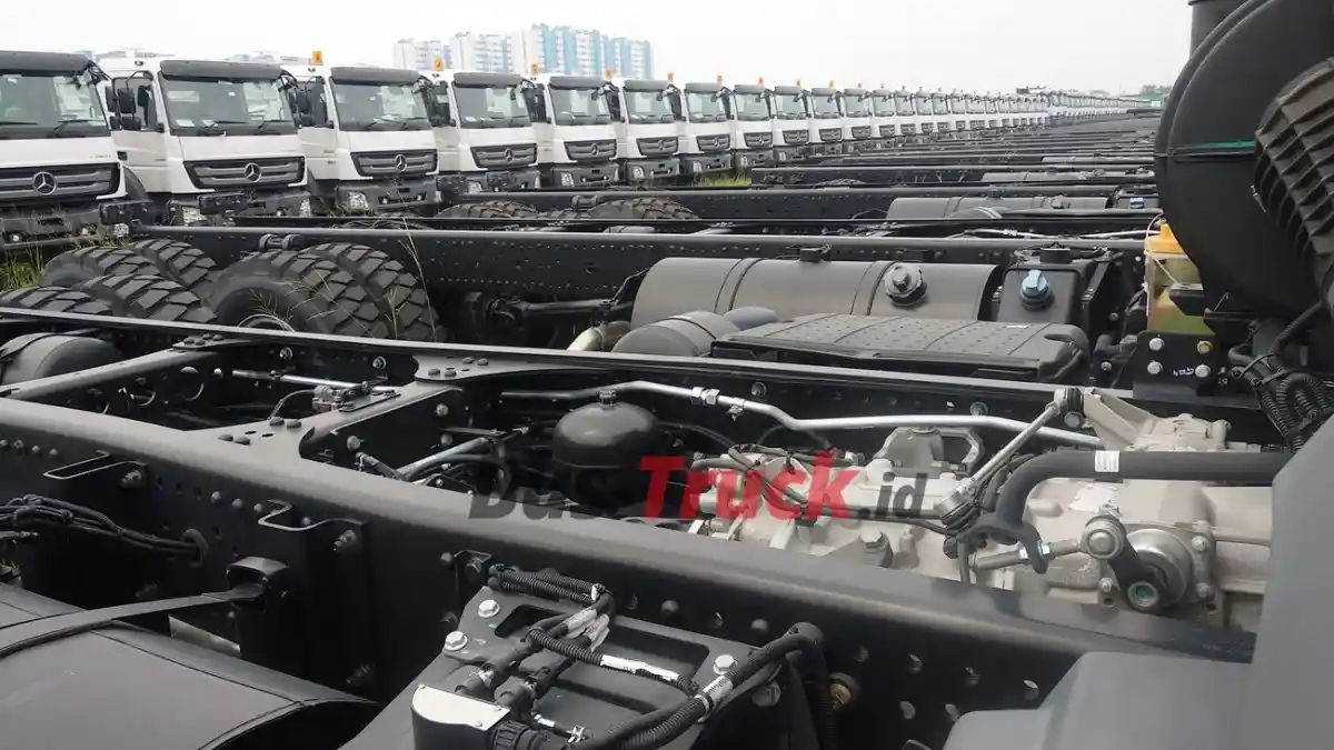 Foto - Ternyata Hal Ini Jadi Alasan Bus Dan Truk Listrik Mercedes-Benz Belum Beroperasi Di Indonesia