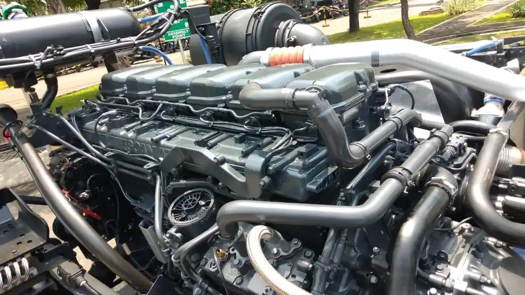 Foto - Scania Respons Tol TransJawa Dengan Armada Bertenaga 