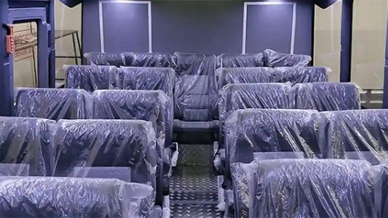 Foto - Adiputro Membuat Bus Pertambangan Berbasis Scania