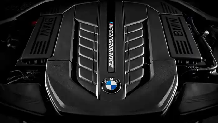 Foto - Sambutlah BMW M760Li Bermesin V12 Dari Rolls-Royce