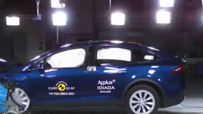 Crash Test - VIDEO: Crash Test Tesla Model X (Euro NCAP)