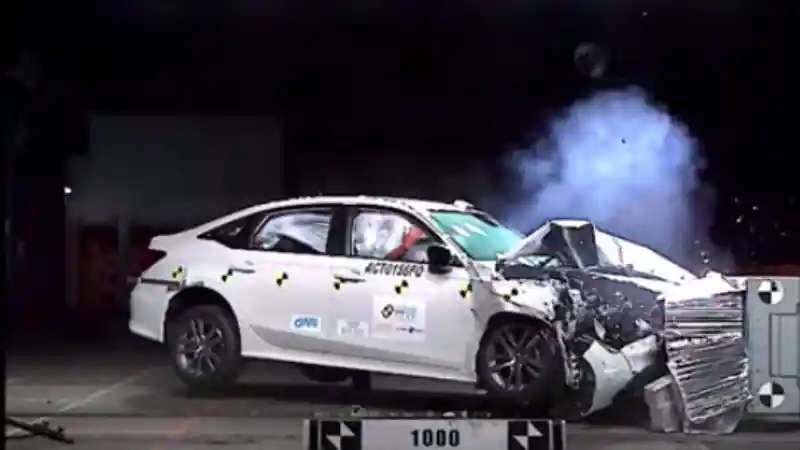 Berita - VIDEO: Crash Test Honda Civic Generasi Terbaru (ASEAN NCAP)