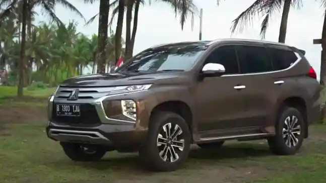 Foto - Mitsubishi Pajero Sport Dakar Ultimate 4x2, SUV Ladder Frame Nyaman Nan Canggih 