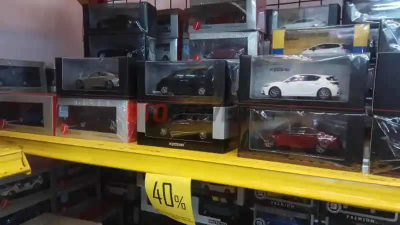Foto - Diecast Tomica, Kyosho Sampai Autoart Bertebaran di GIIAS 2018