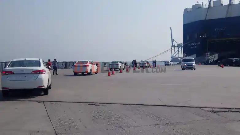 Foto - Pabrik Toyota Indonesia Justru Bangga Masih Produksi Vios