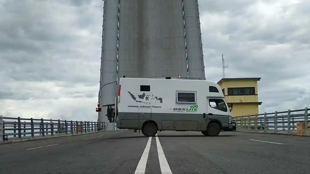 Van - Piknik Pakai Camper Van di Indonesia, Wajib Pilih-Pilih Jalan