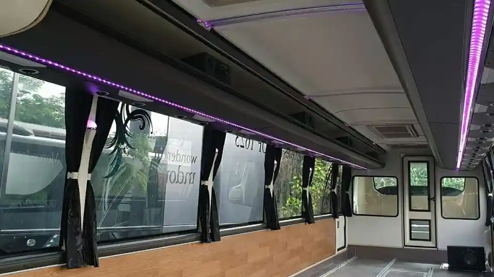 Foto - Tengok Detail Bus Mercy OF 1623 PO Harapan Jaya dan Akas