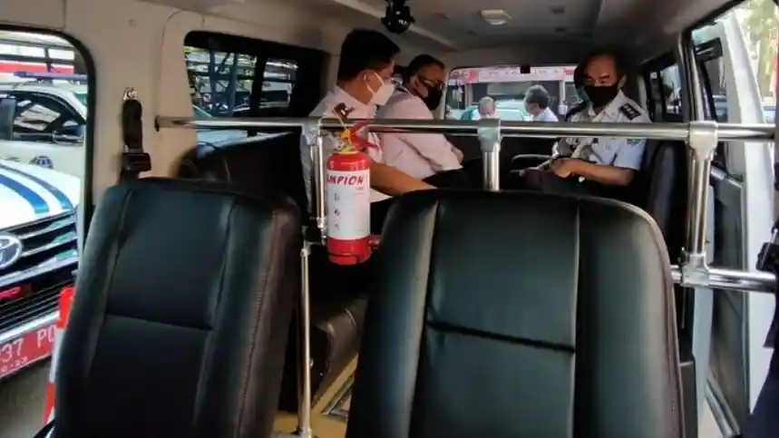 Foto - Angkot Modern JakLingko Juga Andalkan Toyota HiAce