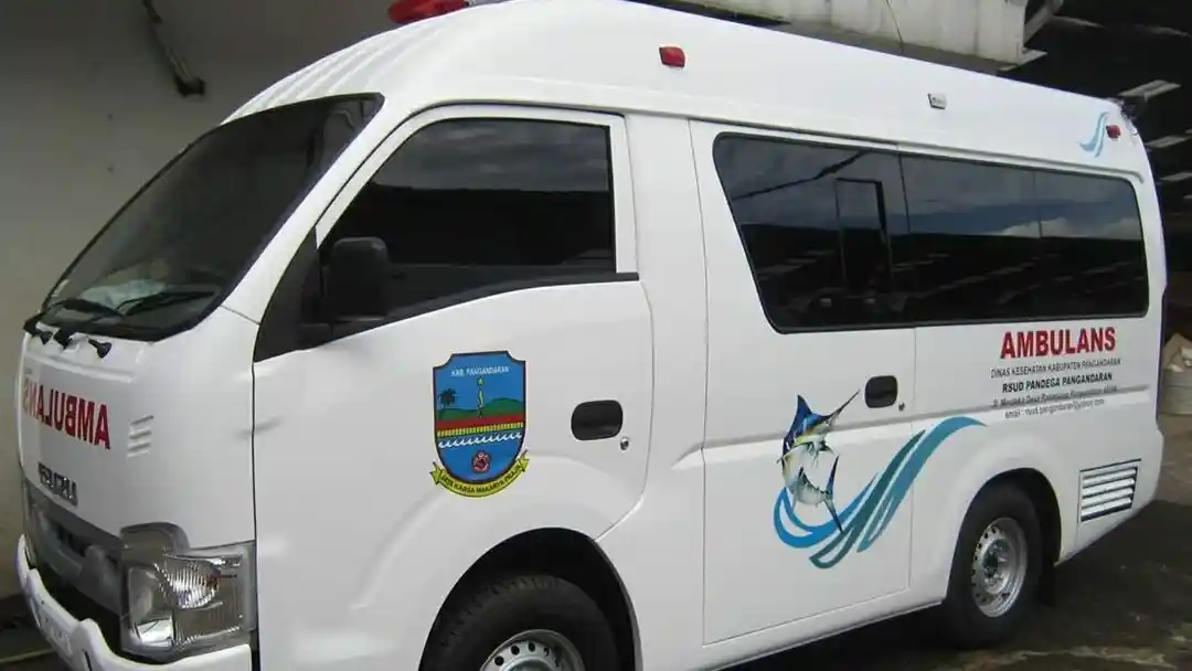 Van - Isuzu Traga Kini Tersedia Versi Ambulans, Ini Detailnya
