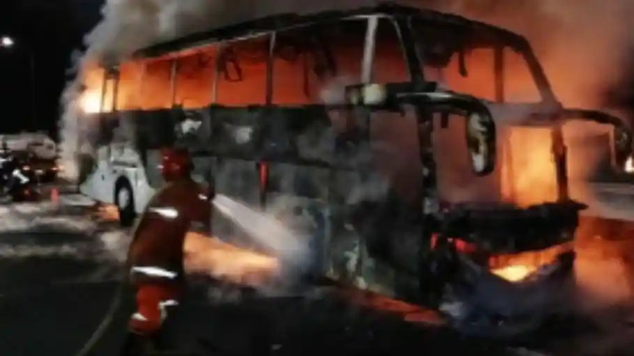 Berita - Lagi, Kasus Bus Terbakar Kini Milik PO Sinar Jaya