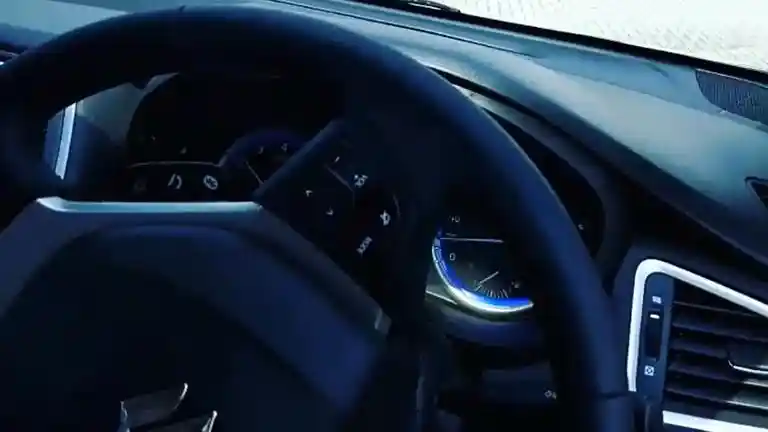 Foto - Suzuki S-Cross Sudah Hadir di Indonesia, Ini Penampakannya