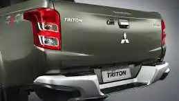 Foto - Siang Ini Mitsubishi Triton Baru Resmi Diluncurkan, Bagaimana Penampilannya?
