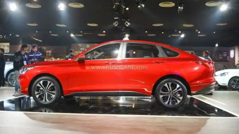 Foto - MG Pamerkan Saingan Honda Civic 