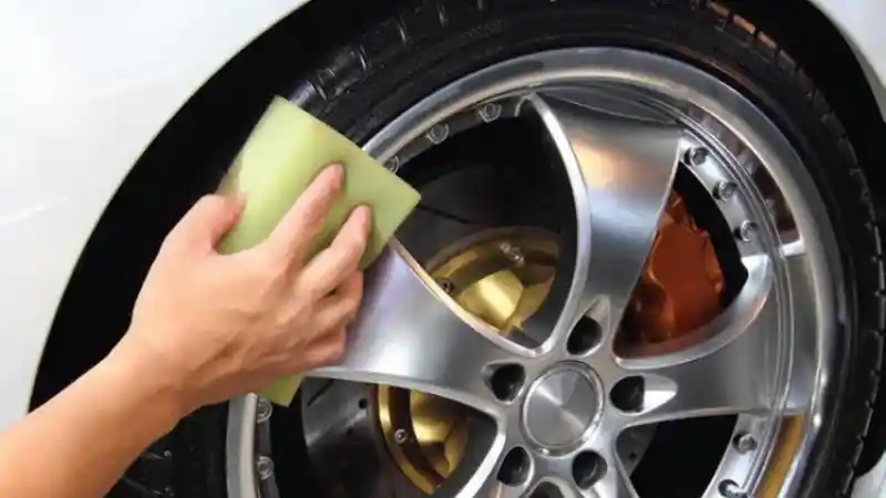 Tips - Agar Optimal dan Cemerlang, Nyemir Ban Pun Perlu Taktik