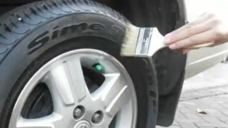 Tips - Meski Kinclong, Ternyata Aplikasi Semir Ban Ada Efek Sampingnya