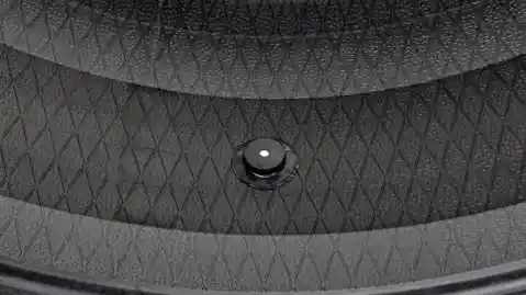 Foto - Goodyear Rancang 'Ban Pintar' Dengan Mobil Tesla, Ini Kecanggihannya