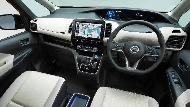 Foto - Nissan Serena Facelift di Jepang Lebih Cerdas dan Aman