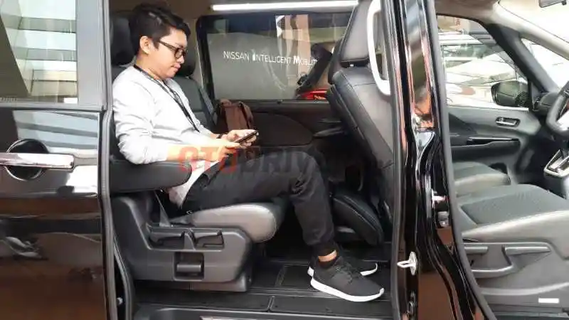 Foto - Punya Mobil Dengan Sliding Door? Perhatikan Cara Merawatnya