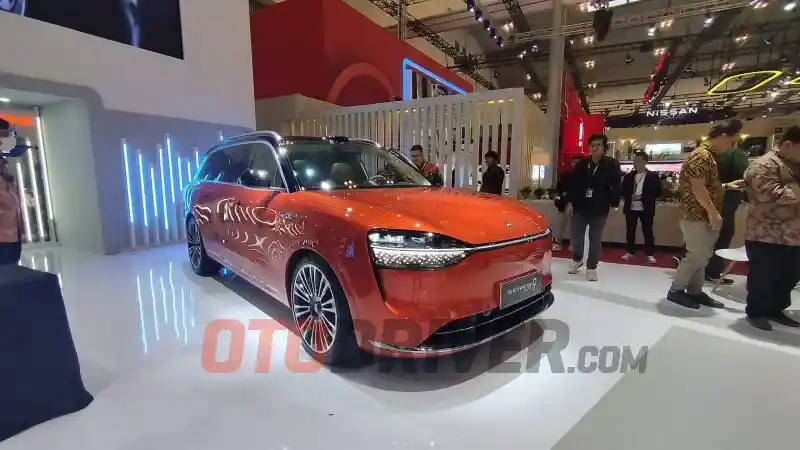 Berita - Seres Tampilkan Dua SUV Canggih Dengan Daya Jelajah Ribuan Kilometer Di GIIAS 2024