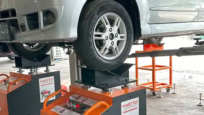 Foto - Servis Kaki-Kaki Dengan Shaking Machine Melebarkan Sayap Lebih Dari 40 Kota