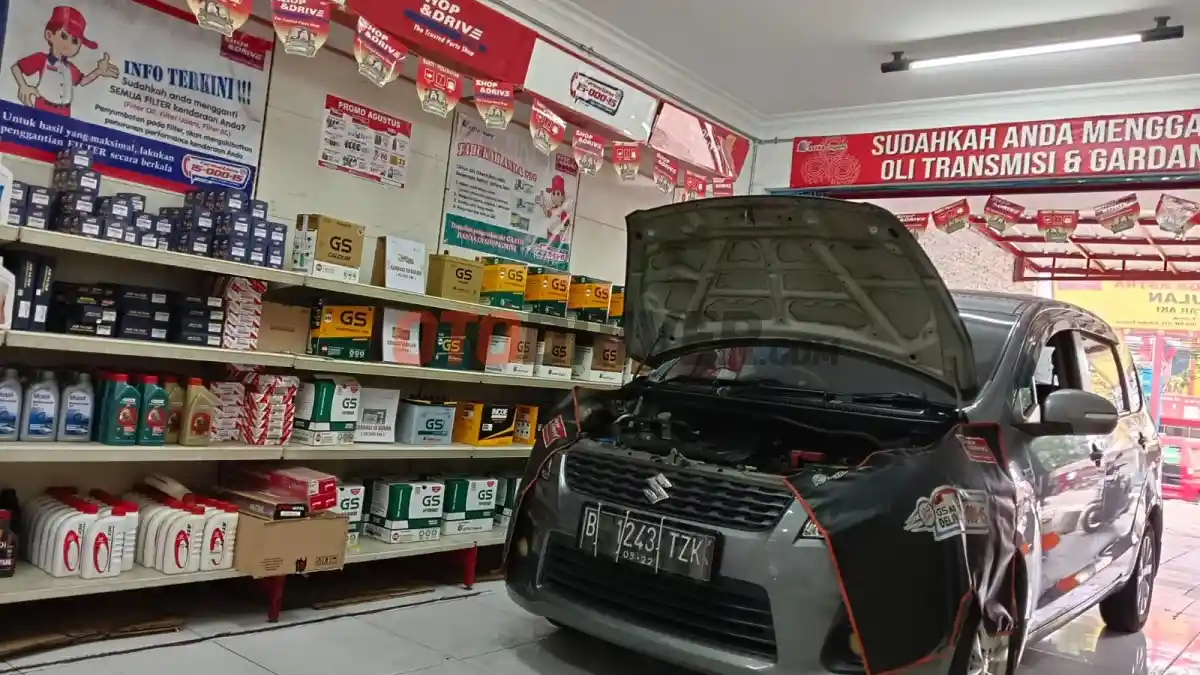 Foto - Shell dan Astra Otoparts Raih Rekor MURI Lewat Ganti Oli Serentak Nasional